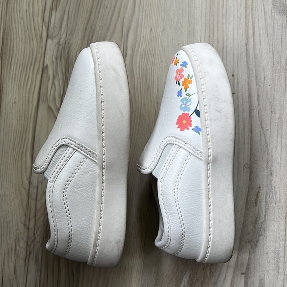 White Slip on Sneakers Toddler Size 8 - Picture 2 of 3
